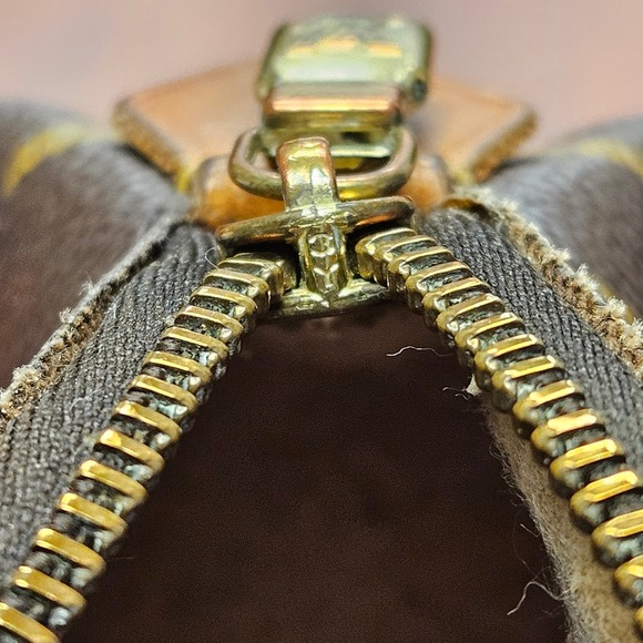 Authentic Louis Vuitton Monogram Cosmetic Pouch PM Non-Sticky Restored Interior - Picture 10 of 10